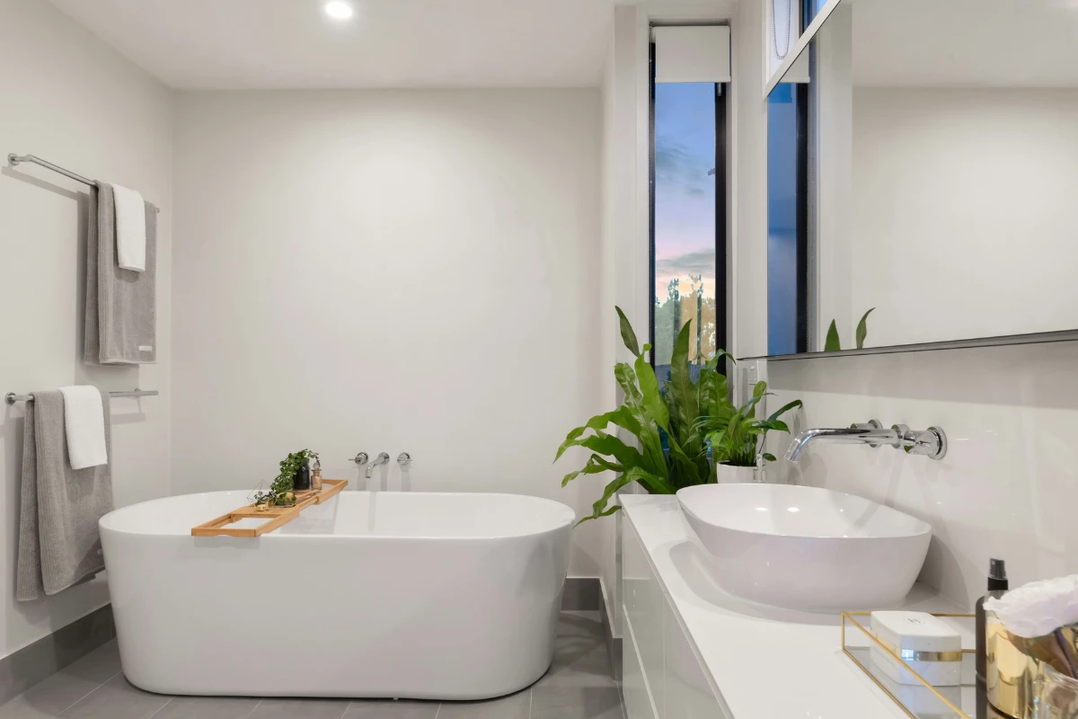 Renovated ensuite bathroom in Toronto, Ontario